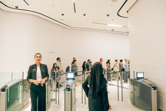 Bỏ 40 USD lên toà nhà cao nhất thế giới ở Dubai, du khách ước mình không mua vé - Ảnh 5.