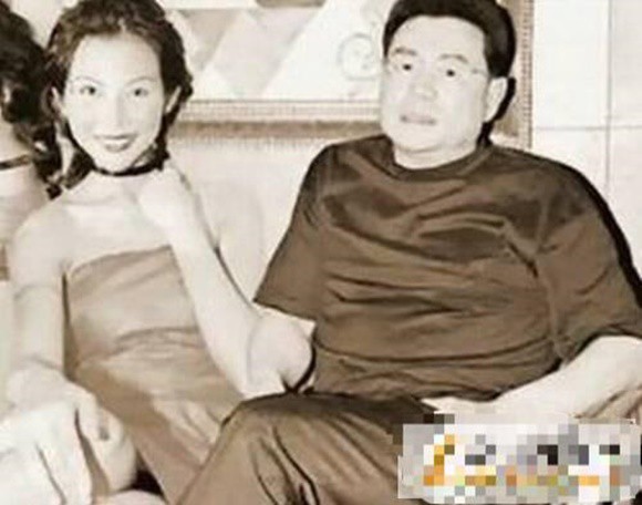 Á hậu đẹp nhất Hong Kong: Bị mẹ ruột ép bán thân, lấy chồng thấp kém vẫn hạnh phúc viên mãn - Ảnh 5.