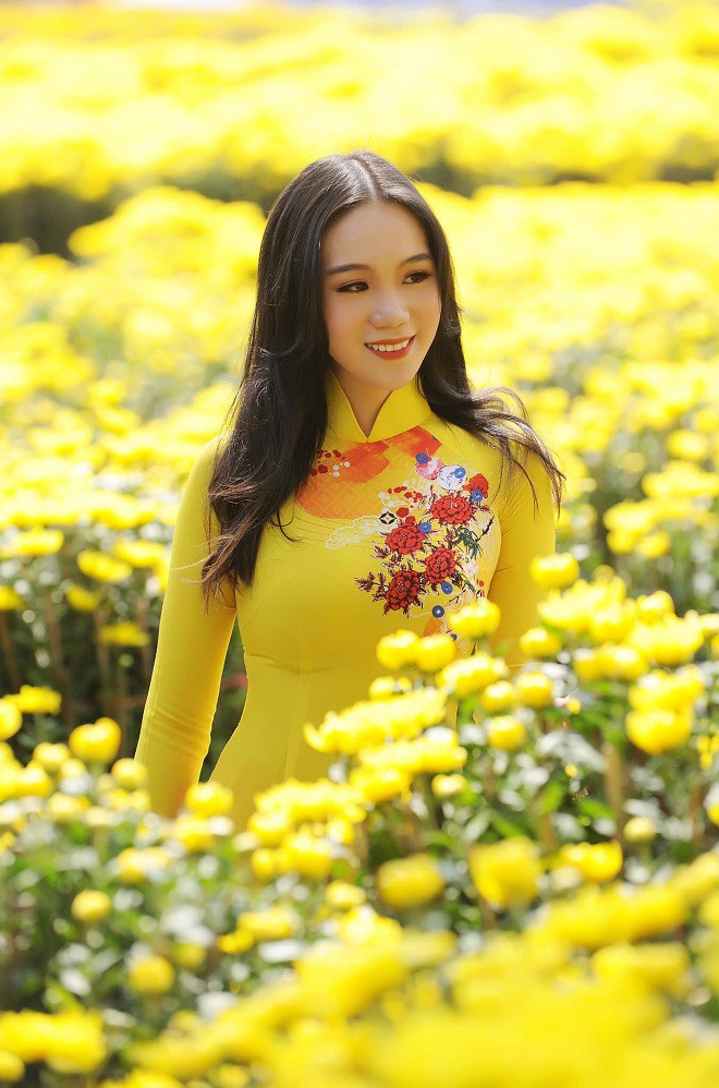 16 tuổi, con gái NSƯT Trịnh Kim Chi đã cao 1m72 và xinh đẹp như hot girl - Ảnh 2.