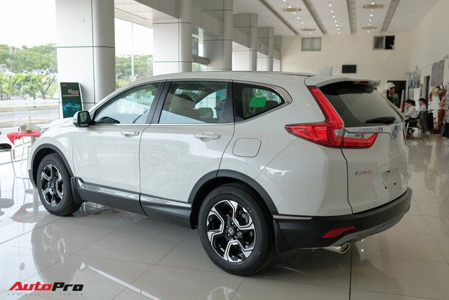 Honda CR-V hết bia kèm lạc, nhiều đại lý tồn kho cả chục xe để xả hàng sau Tết - Ảnh 2.