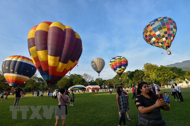 Hút mắt với lễ hội khinh khí cầu rực rỡ sắc màu tại Malaysia - Ảnh 3.