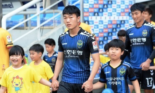 Công Phượng có sai lầm khi chọn Incheon United thay vì đội bóng nước Pháp? - Ảnh 2.