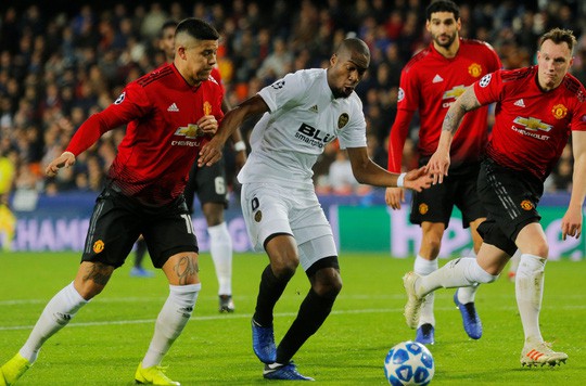  Đại chiến Man United - PSG: Pogba thăng hoa hơn Mbappé  - Ảnh 2.