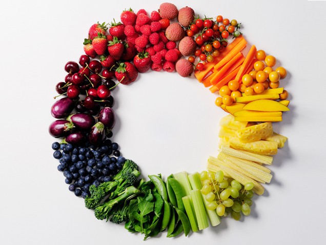 Tại sao chuyên gia dinh dưỡng khuyên càng ăn nhiều rau củ quả nhiều màu sắc càng tốt? - Ảnh 1.
