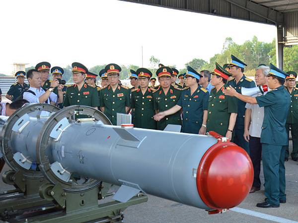 Lộ diện bộ đôi bảo bối tấn công mặt đất mạnh nhất của tiêm kích Su-30MK2 Việt Nam - Ảnh 1.