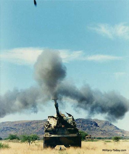 Uy lực pháo tự hành “Tê giác” G6 Rhino của Nam Phi - Ảnh 8.