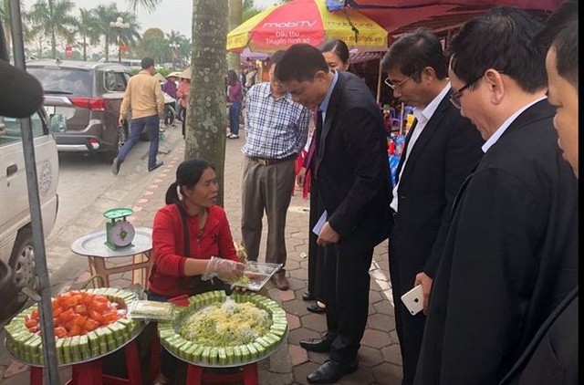 Lễ hội Đền Trần: Khách sạn, nhà nghỉ cháy phòng, tăng giá chóng mặt - Ảnh 4.