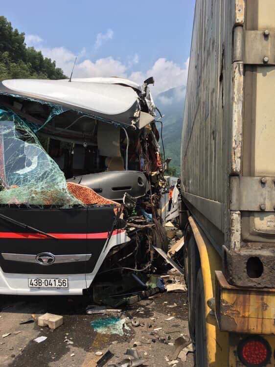 Tình trạng các nạn nhân người Hàn Quốc vụ ô tô khách đấu đầu xe container - Ảnh 1.