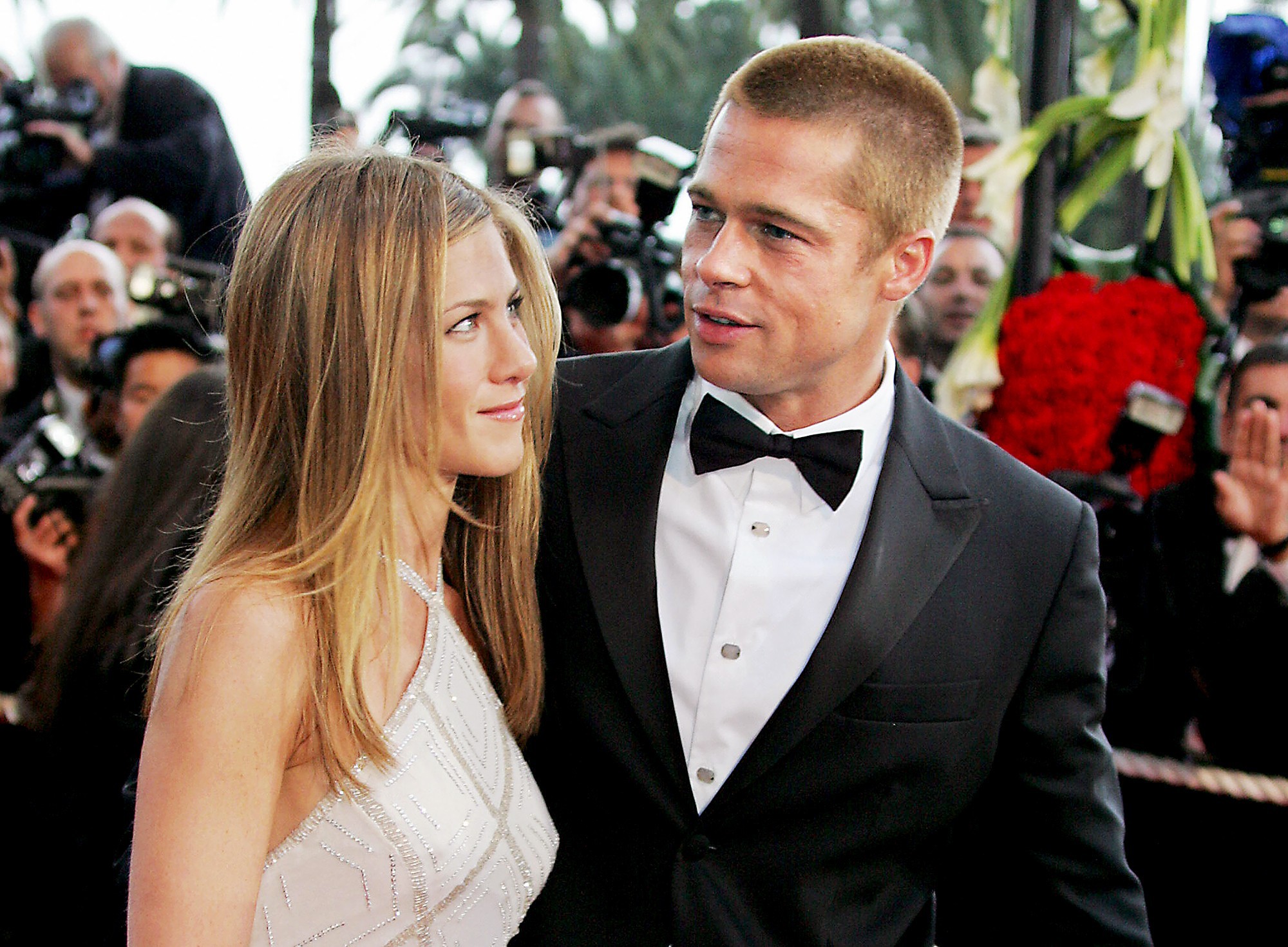 Không chỉ nối lại quan hệ, Brad Pitt và Jennifer Aniston giờ còn tình đến  mức rủ nhau "đi trốn" sau tiệc sinh nhật?