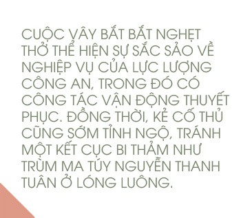 Những khoảnh khắc nghẹt thở vụ tội phạm ma tuý ôm súng cố thủ trong xe bán tải - Ảnh 8.