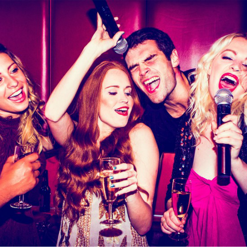 Rủ nhau hát karaoke giải rượu bia: Chuyên gia cảnh báo 3 tác hại cho sức khoẻ  - Ảnh 1.