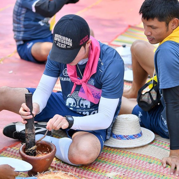 Xuân Trường giả chủ tịch đi đào ruộng và cái kết bất ngờ - Ảnh 3.