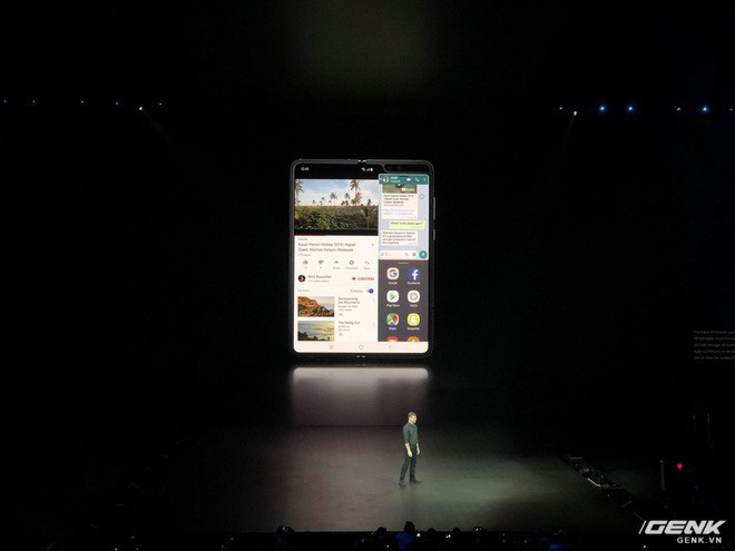 Samsung giới thiệu smartphone mở ra gập vào như cuốn sổ, 6 camera, 2 cục pin, giá 2 nghìn đô - Ảnh 1.