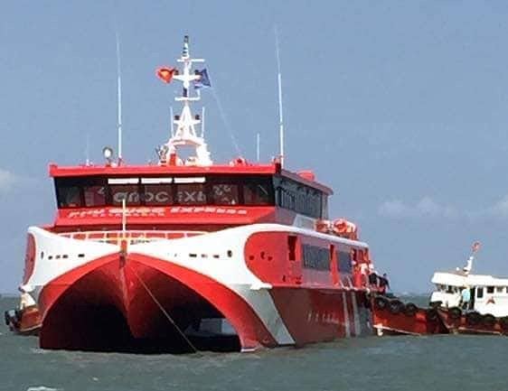 Tàu cao tốc Côn Đảo chở hơn 500 khách gặp sự cố trên biển - Ảnh 1.