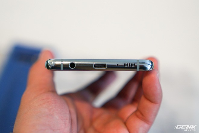 Trên tay Galaxy S10 và S10+: Bước ngoặt mới trong thiết kế smartphone - Ảnh 10.