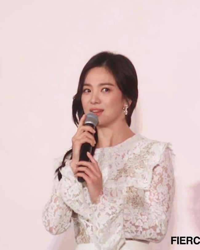 Song Hye Kyo xuất hiện với diện mạo khác lạ, lần đầu đưa ra tuyên bố khiến fan khá ngỡ ngàng - Ảnh 2.