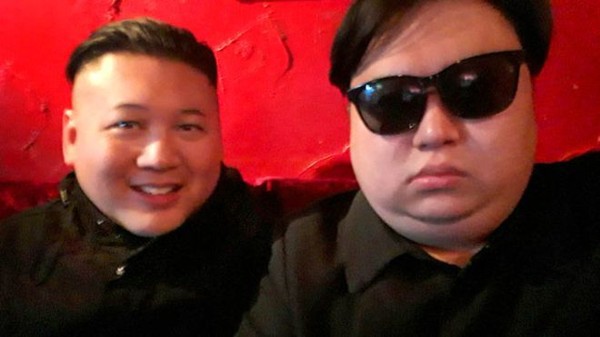 Thu nhập khó tin của cặp đôi có vẻ ngoài giống nhà lãnh đạo Kim Jong-un - Ảnh 1.