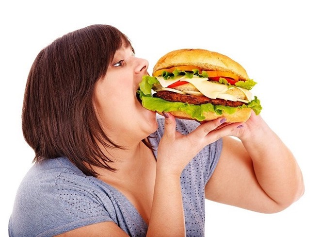 4 thói quen ăn uống rất có hại cho hệ tiêu hóa: Nếu ăn trong lâu dài thì dạ dày sẽ hỏng - Ảnh 2.
