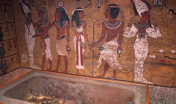 Lời nguyền trong lăng mộ Pharaoh Tutankhamun khiến 22 người chết bí ẩn? - Ảnh 1.