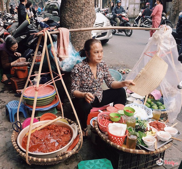  “Tây ba lô” xếp hạng Hà Nội là thành phố du lịch rẻ nhất thế giới  - Ảnh 2.