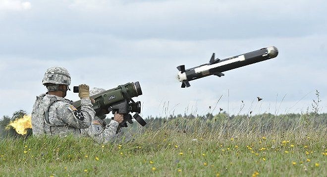 [ẢNH] Xe tăng Nga không thể ra khỏi Kaliningrad khi bị tên lửa Javelin vây kín? - Ảnh 13.