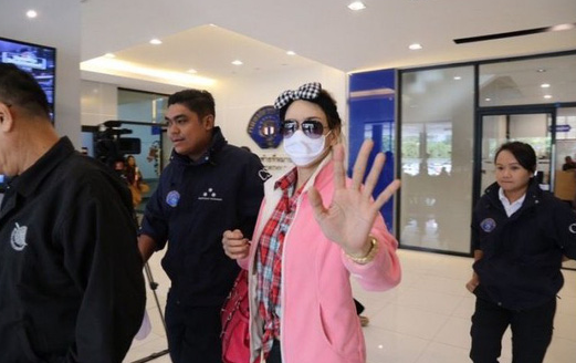 Thái Lan xét xử cựu thí sinh hoa hậu giết hại, chôn xác thiếu nữ giúp việc 16 tuổi - Ảnh 2.