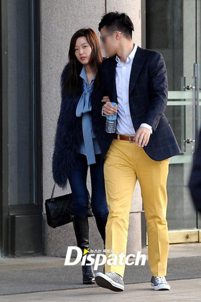 Đặt chồng của 3 mỹ nhân Song Hye Kyo, Kim Tae Hee, Jeon Ji Hyun lên bàn cân: Chênh lệch từ gia thế tới ngoại hình - Ảnh 15.