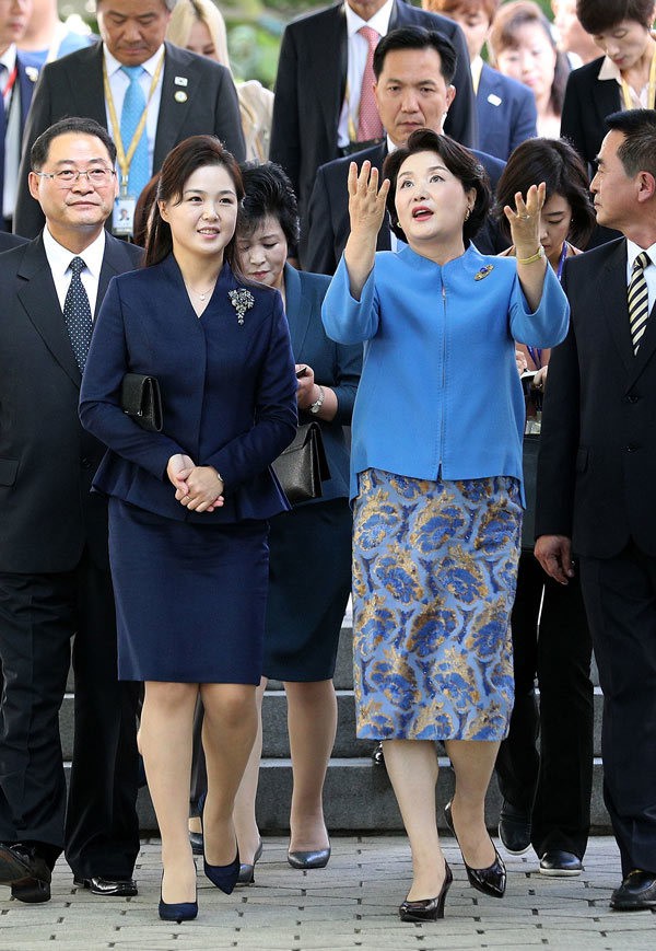 Vợ Chủ tịch Kim Jong Un - đệ nhất phu nhân của Triều Tiên xinh đẹp và bí ẩn thế nào? - Ảnh 7.