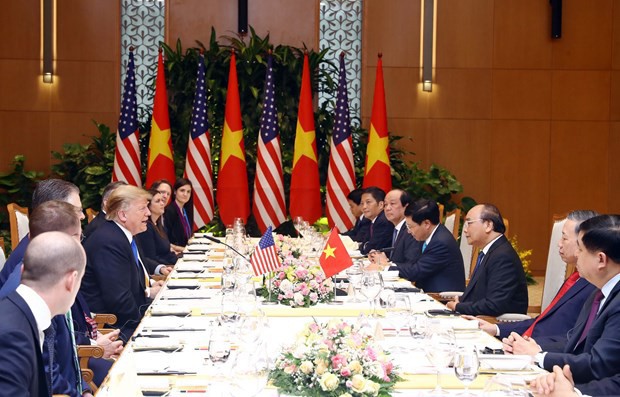 TT Trump trở về khách sạn sau hai buổi hội đàm cùng Tổng Bí thư, Chủ tịch nước Nguyễn Phú Trọng và Thủ tướng Nguyễn Xuân Phúc - Ảnh 1.