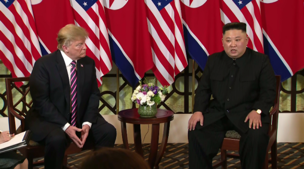 [NÓNG] Guardian: Hai nhà lãnh đạo Trump-Kim dành cơn mưa lời khen ngợi cho nhau trong cuộc gặp đầu tiên tại Hà Nội - Ảnh 3.