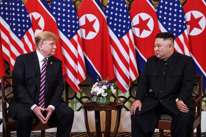 Ông Kim Jong Un bớt do dự, ông Trump thêm cởi mở tại thượng đỉnh Mỹ - Triều lần 2 - Ảnh 2.