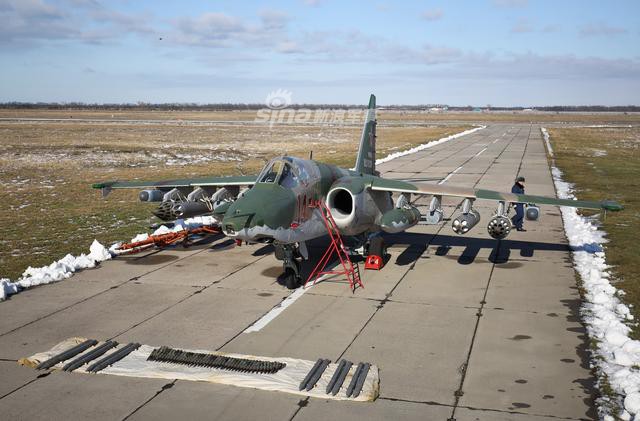 Nguyên nhân nào khiến Nga kiên quyết từ chối cho xe tăng bay Su-25 về hưu? - Ảnh 1.