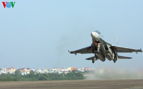 Những người nâng cánh Su-30 - Ảnh 2.