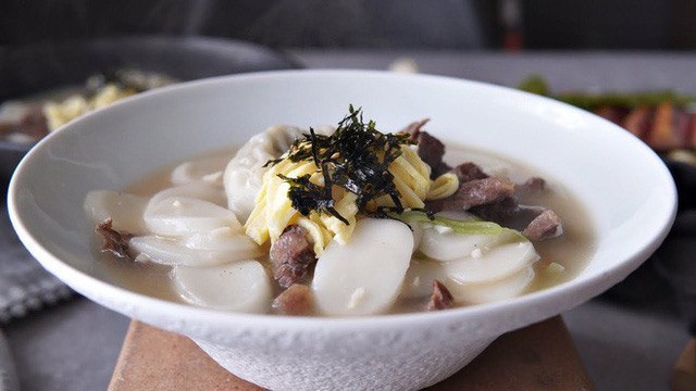 Tteok kuk - món ăn không thể thiếu dịp trong Tết của người Hàn - Ảnh 5.