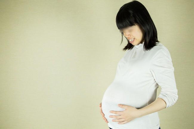 Đi mát xa Thái, bà mẹ mang thai 6 tháng bất ngờ lên cơn co giật khiến thai nhi tử vong ngay trong bụng mẹ - Ảnh 1.