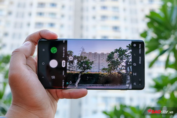 Mở hộp Galaxy S10+ vừa ra mắt tại Việt Nam: Đẹp hơn cả mong đợi! - Ảnh 7.