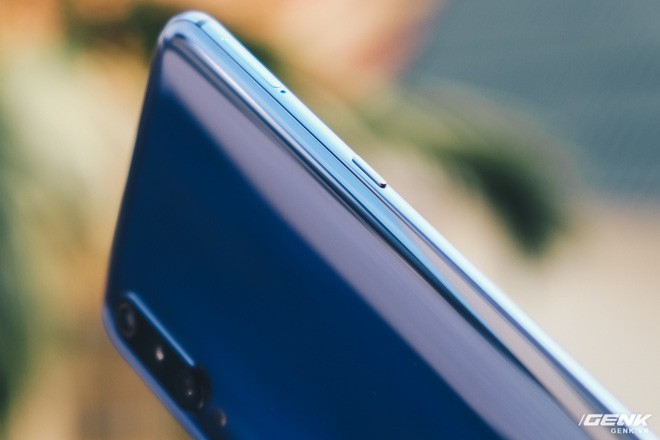 Mở hộp Xiaomi Mi 9: Snapdragon 855, 3 camera, cảm biến vân tay dưới màn hình, giá 12 triệu - Ảnh 13.