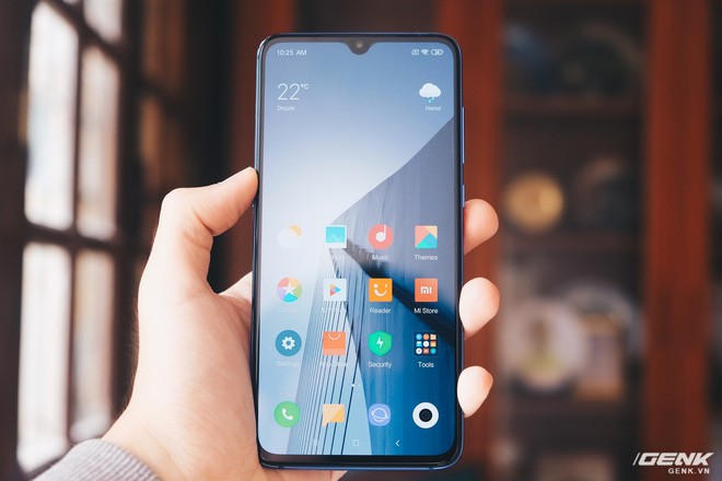 Mở hộp Xiaomi Mi 9: Snapdragon 855, 3 camera, cảm biến vân tay dưới màn hình, giá 12 triệu - Ảnh 8.