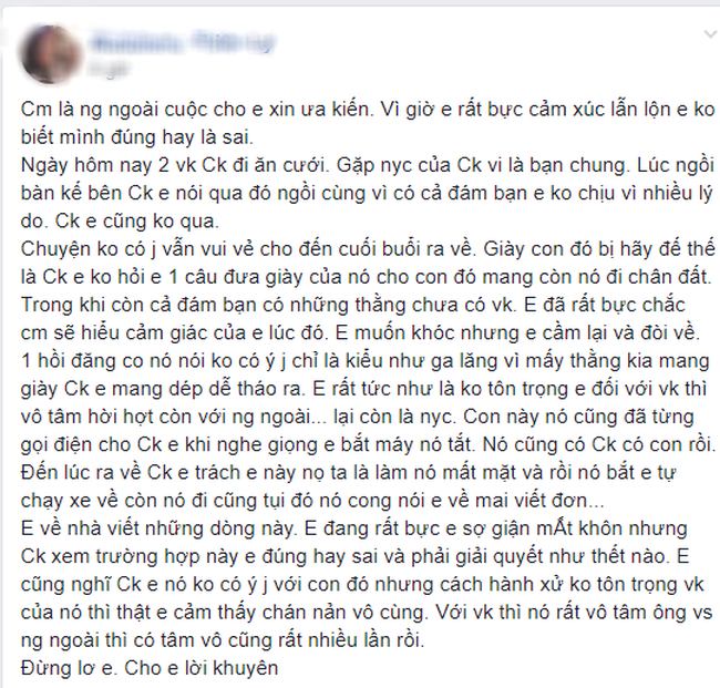 Dẫn vợ đi ăn cưới gặp người yêu cũ gãy gót giày, chồng galant tháo ngay dép cho mượn, cô vợ tức hơn vì câu nói này - Ảnh 2.