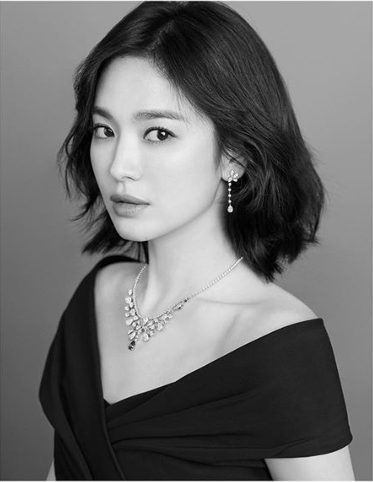 Giữa ồn ào Song Joong Ki sống cùng nhân tình, Song Hye Kyo phản ứng cực chất thế này  - Ảnh 2.