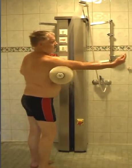 Nhìn qua tưởng máy rửa xe, lại gần mới biết là máy tắm tự động của ông chú Phần Lan - Ảnh 5.