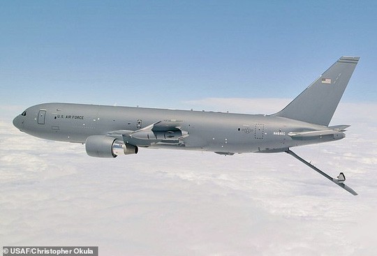 Không quân Mỹ giáng đòn mạnh vào Boeing - Ảnh 1.