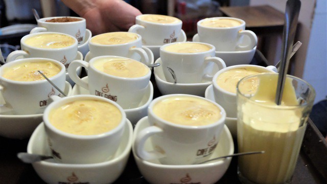 Báo Tây nói gì về trải nghiệm của du khách quốc tế với cà phê trứng Giảng ở Hà Nội? - Ảnh 2.