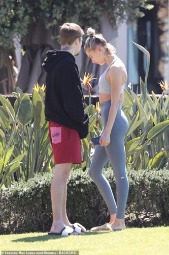 Justin Bieber và Hailey Baldwin cãi vã căng thẳng trong công viên ở Mỹ - Ảnh 14.