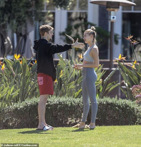 Justin Bieber và Hailey Baldwin cãi vã căng thẳng trong công viên ở Mỹ - Ảnh 9.