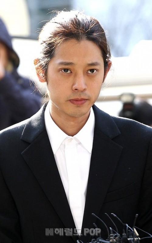 NÓNG: Jung Joon Young hoàn thành phiên thẩm vấn thứ 2, cảnh sát xin lệnh bắt giữ nghi phạm trước loạt cáo buộc tình dục - Ảnh 1.