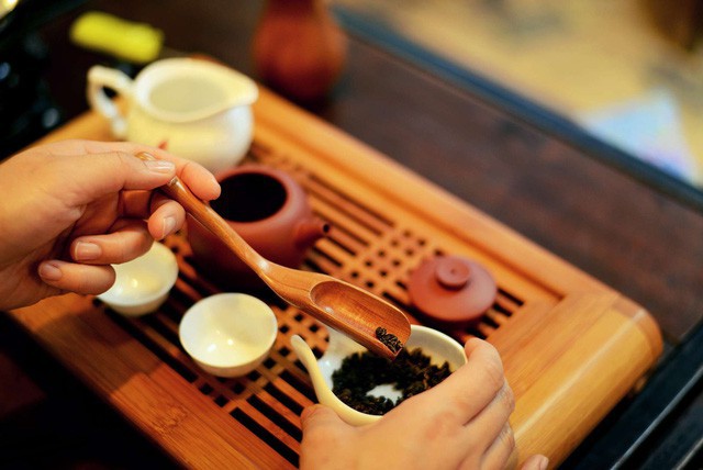 Lạ lùng nghề thử trà trong khách sạn 5 sao tại Hồng Kông: Tiết lộ của chuyên gia sẽ khiến bạn phải thốt lên Thưởng trà cũng là cả một nghệ thuật!” - Ảnh 2.