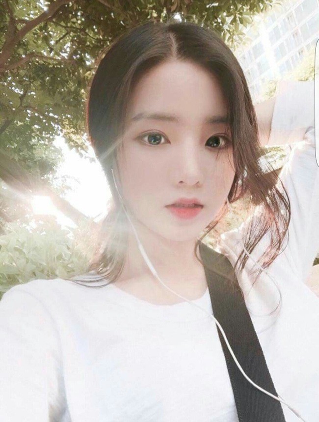 2 mẹ con hotgirl Hàn Quốc gây sốt MXH sau 3 năm: Từng trông như chị em nhưng nhan sắc hiện tại lại quá khác biệt - Ảnh 1.