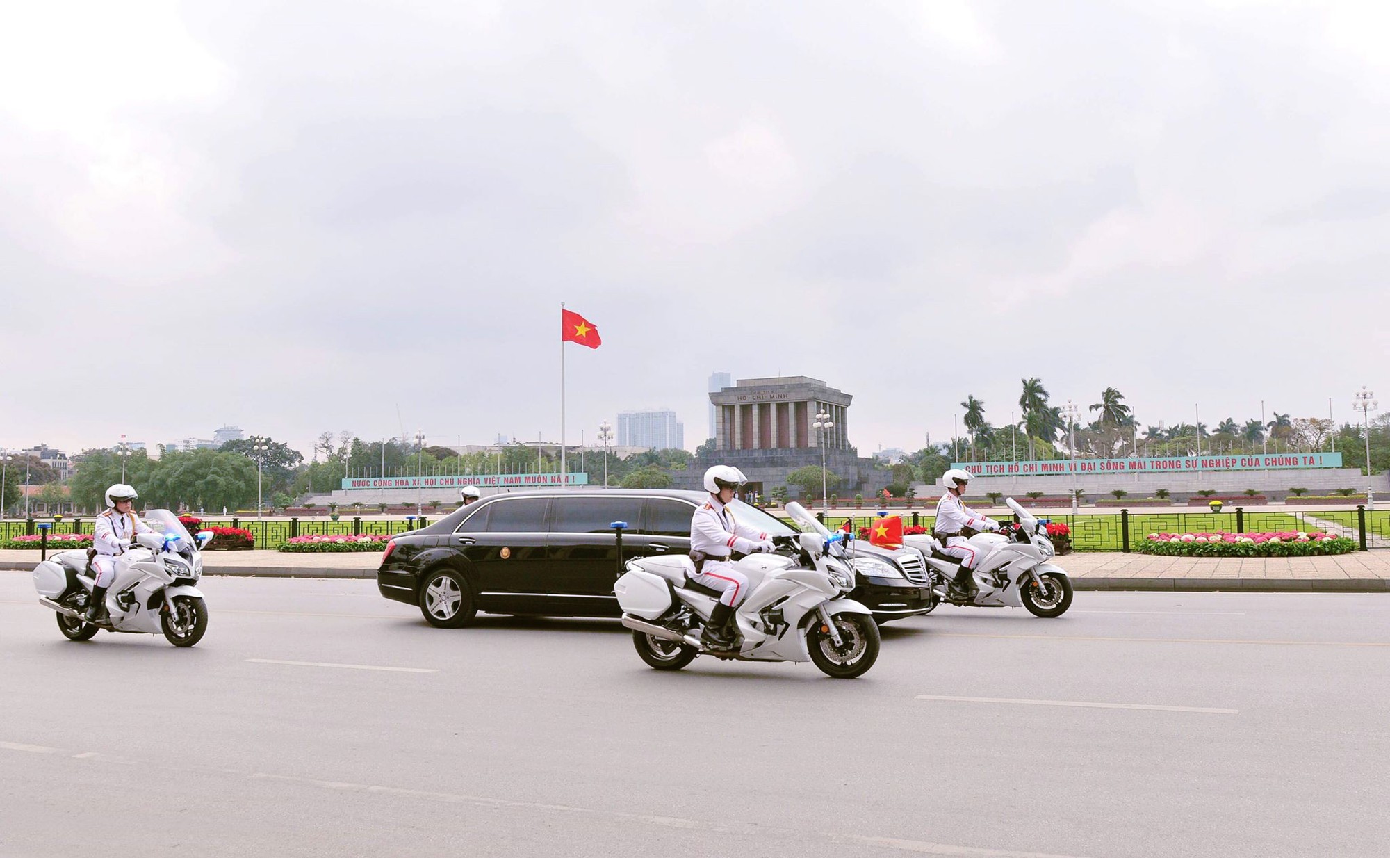 [PHOTO ESSAY] Những khoảnh khắc lịch sử trong chuyến công du Việt Nam đầu tiên của Chủ tịch Kim Jong-un - Ảnh 16.