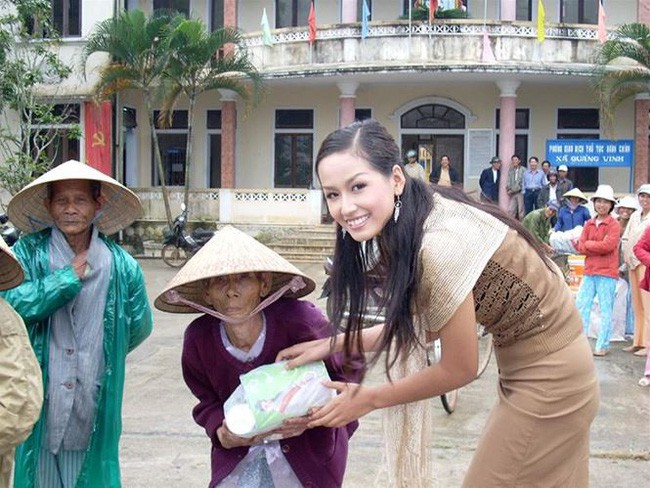 Mạnh tay chi hơn nửa tỷ đồng làm từ thiện, Mai Phương Thúy vẫn tự nhận mình là con lười với lời nhắn nhủ bất ngờ - Ảnh 3.